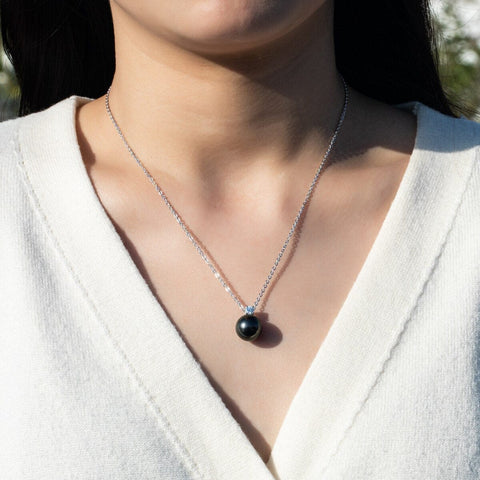 Pendentif perle noire de Tahiti monture design stiré